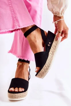 Zamszowe Sandały Na Koturnie Czarne Lizbona