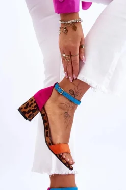 Zamszowe Sandały Na Niskim Obcasie W Cętki Wielobarwne Quincy