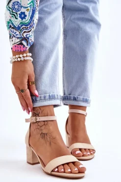 Zamszowe Sandały Na Niskim Obcasie Beżowe Quincy