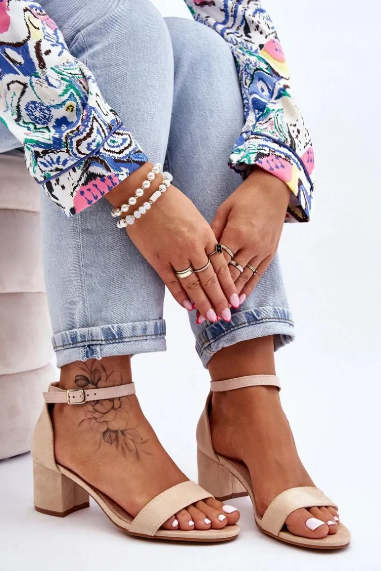 Zamszowe Sandały Na Niskim Obcasie Beżowe Quincy