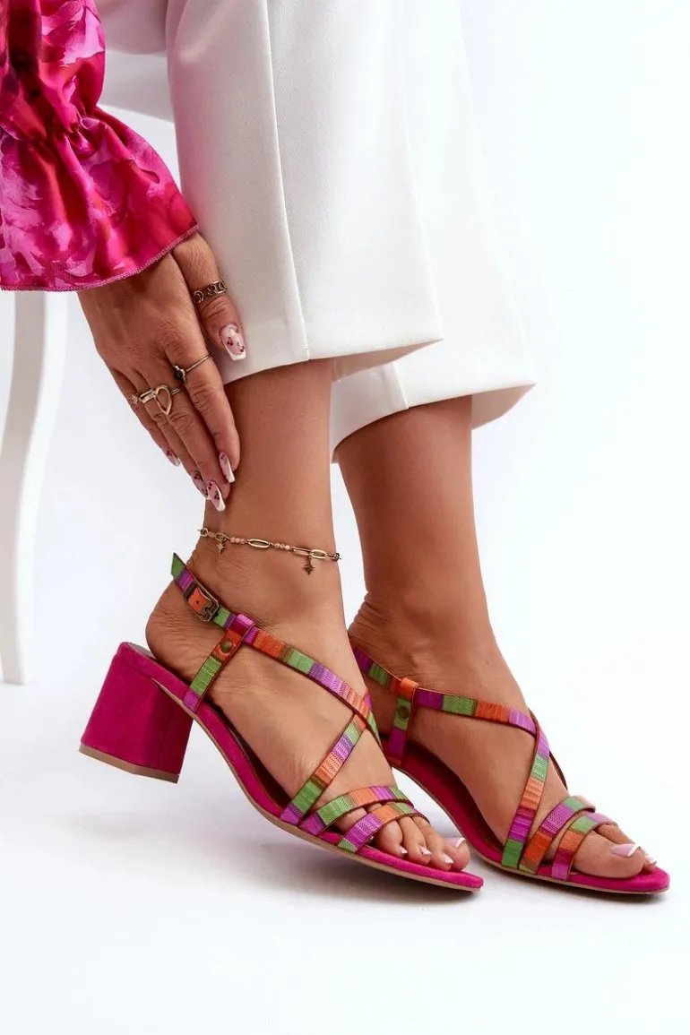 Zamszowe Sandały Na Niskim Słupku Maciejka 06653-15 Fuksja