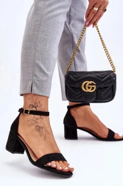 Zamszowe Sandały Na Niskim Obcasie Czarne Quincy