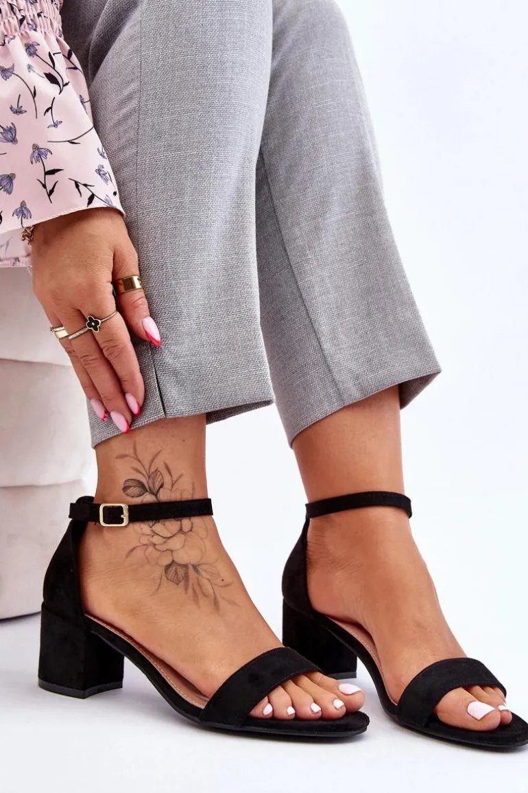 Zamszowe Sandały Na Niskim Obcasie Czarne Quincy