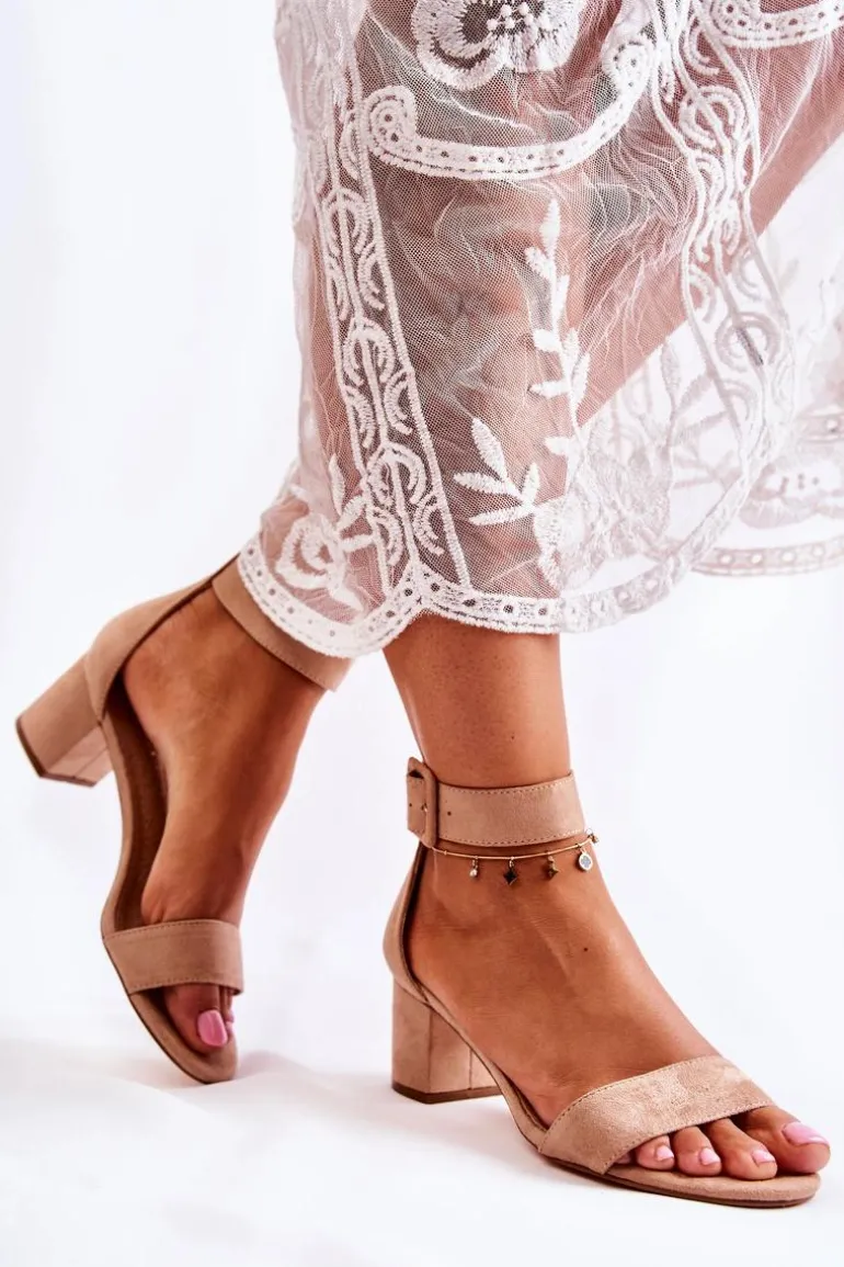 Zamszowe Sandały Na Niskim Słupku Beżowe Graciell