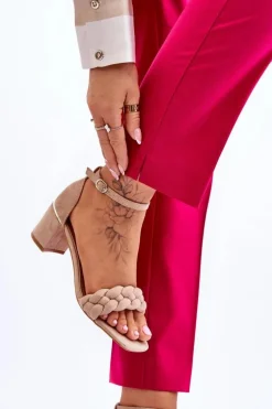 Zamszowe Sandały Na Obcasie Z Ozdobnym Warkocze Beżowe Azela