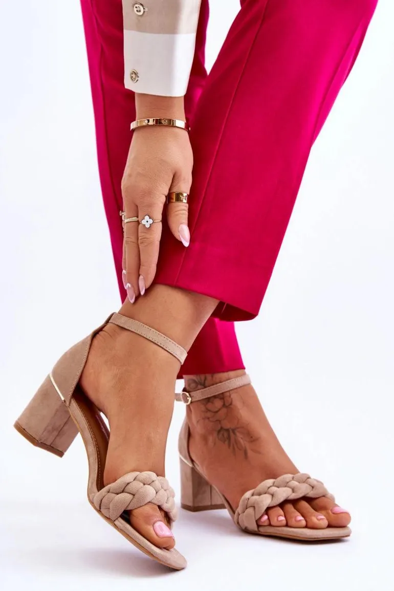 Zamszowe Sandały Na Obcasie Z Ozdobnym Warkocze Beżowe Azela