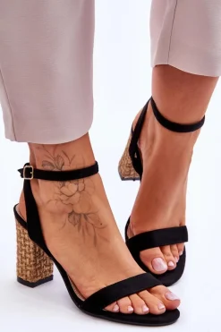 Zamszowe Sandały Na Plecionym Słupku Czarne Selila