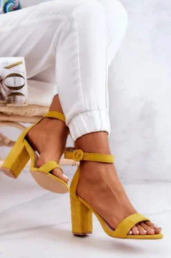 Zamszowe Sandały Na Słupku Żółte Hattie