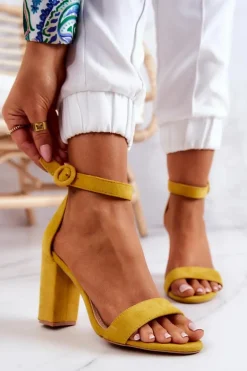 Zamszowe Sandały Na Słupku Żółte Hattie