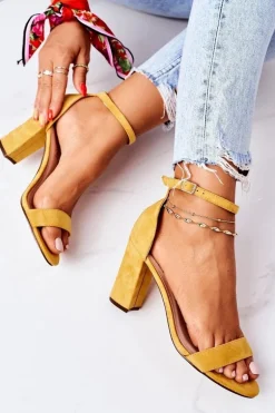 Zamszowe Sandały Na Słupku Żółte Florence