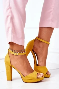 Zamszowe Sandały Na Słupku Żółte Sarah
