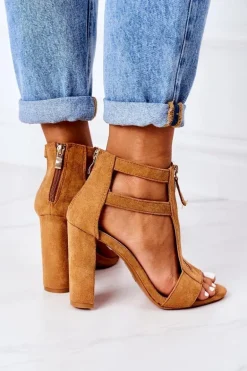 Zamszowe Sandały Na Słupku Camel Folly