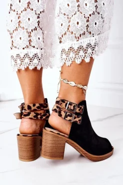 Zamszowe Sandały Na Słupku Lu Boo Czarne Leopard