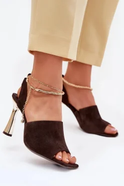 Zamszowe Sandały Na Szpilce Z Ozdobną Bransoletą CheBello 4440 Czekoladowe