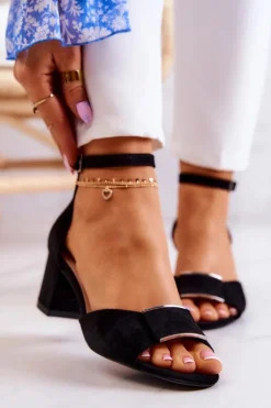 Zamszowe Sandały Z Ozdobą Czarne Floren