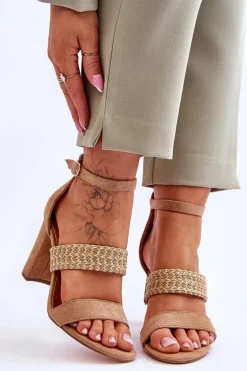 Zamszowe Sandały Z Plecionym Paskiem Na Obcasie Camel Roselia