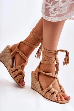 Zamszowe Wiązane Sandały Na Koturnie Beżowe Flavia