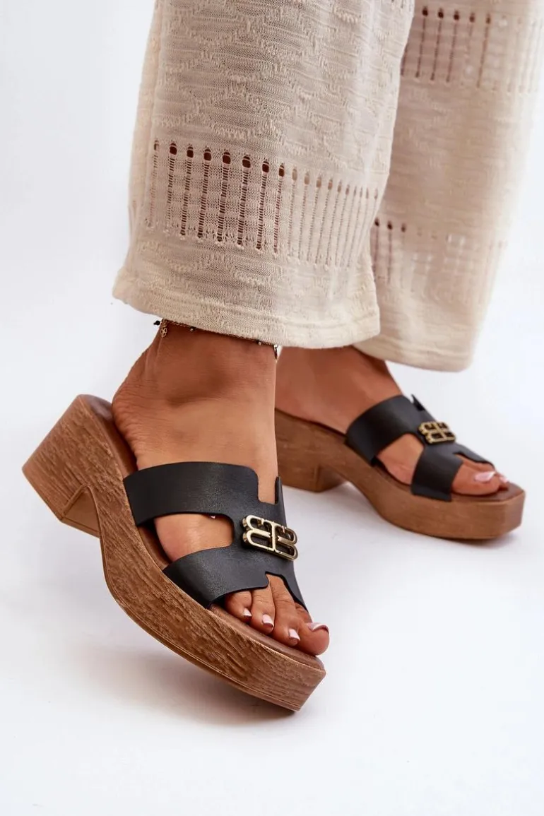 Zazoo 40412 Skórzane Eleganckie Klapki Damskie Ze Złotą Ozdobą Czarne