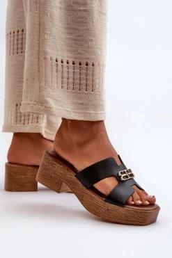 Zazoo 40412 Skórzane Eleganckie Klapki Damskie Ze Złotą Ozdobą Czarne