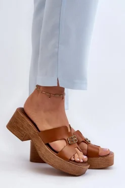 Zazoo 40412 Skórzane Eleganckie Klapki Damskie Ze Złotą Ozdobą Brązowe