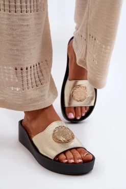 Zazoo 2920 Skórzane Klapki Damskie Na Koturnie Ze Złotym Detalem Złote