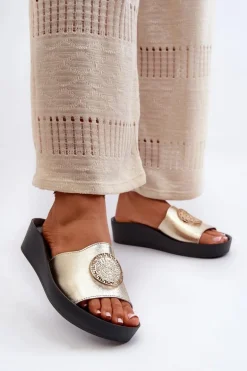 Zazoo 2920 Skórzane Klapki Damskie Na Koturnie Ze Złotym Detalem Złote