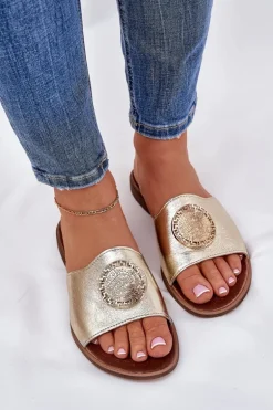 Zazoo 2938 Skórzane Klapki Na Płaskim Obcasie Z Ozdobą Złote