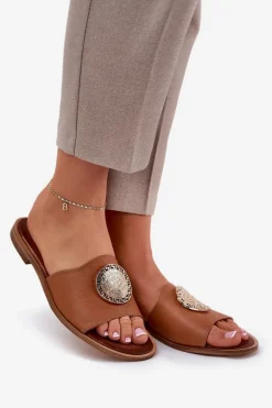 Zazoo 2938 Skórzane Klapki Na Płaskim Obcasie Z Ozdobą Camel