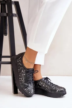 Zazoo 2973 Skórzane Półbuty Na Platformie Z Ażurowym Wzorem Czarne