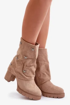 Zdobione Botki Z Wywiniętą Cholewką Na Słupku Beżowe Esadora