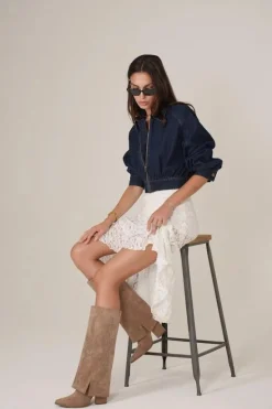 Zdobione Kozaki Z Wywiniętą Cholewką Na Słupku Ciemnobeżowe Ivilta