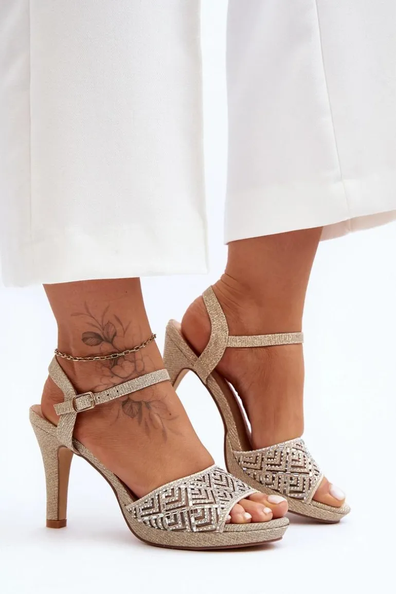 Zdobione Sandały Na Obcasie D&A MR1038-44 Złote